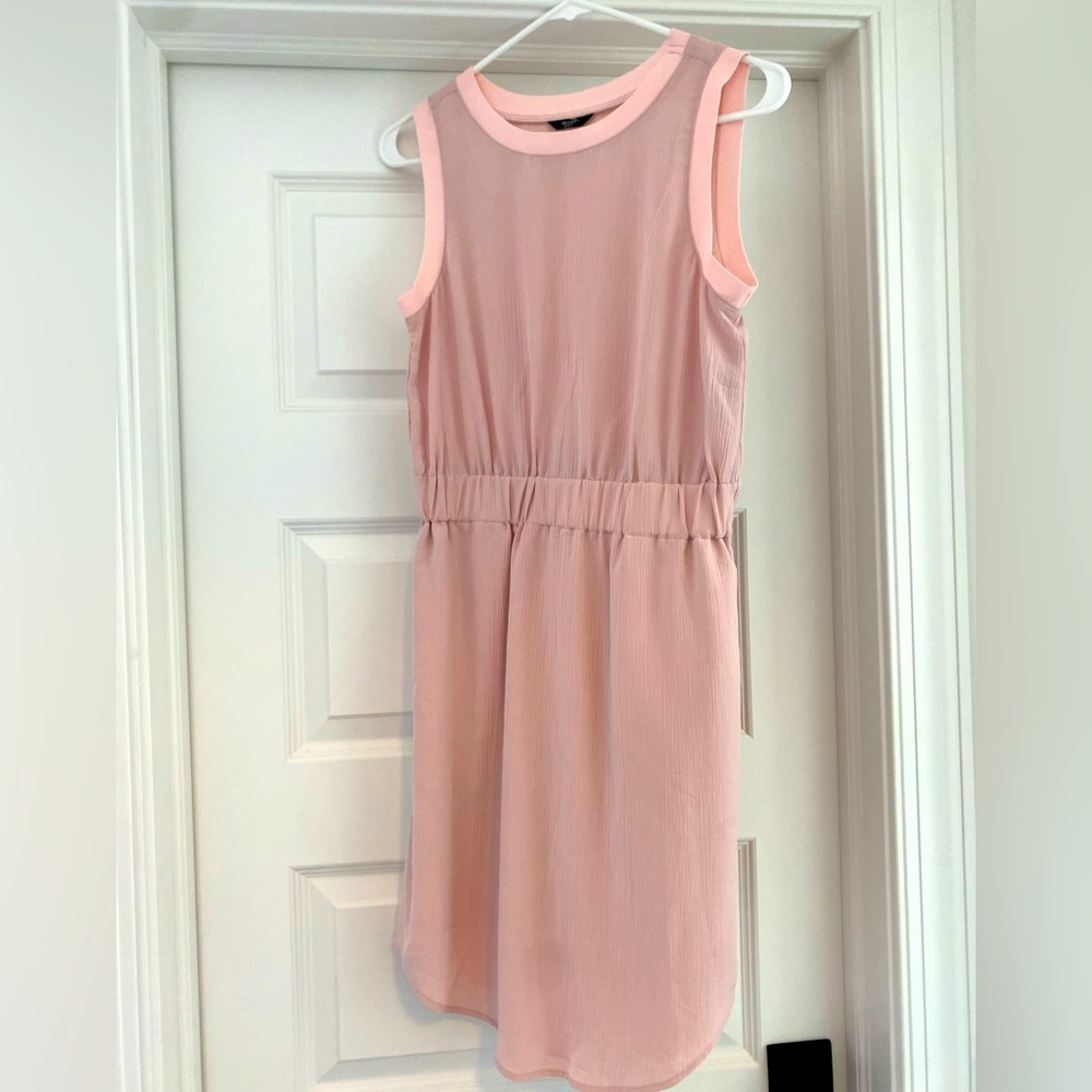 Sleeveless dress.